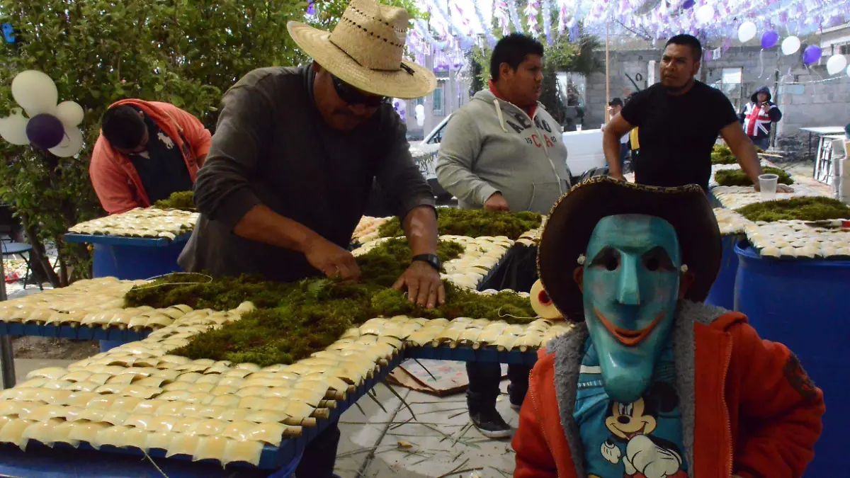 Cambiaron a los mayordomos, son los encargados de las fiestas patronales.  Foto Luis Luévanos.